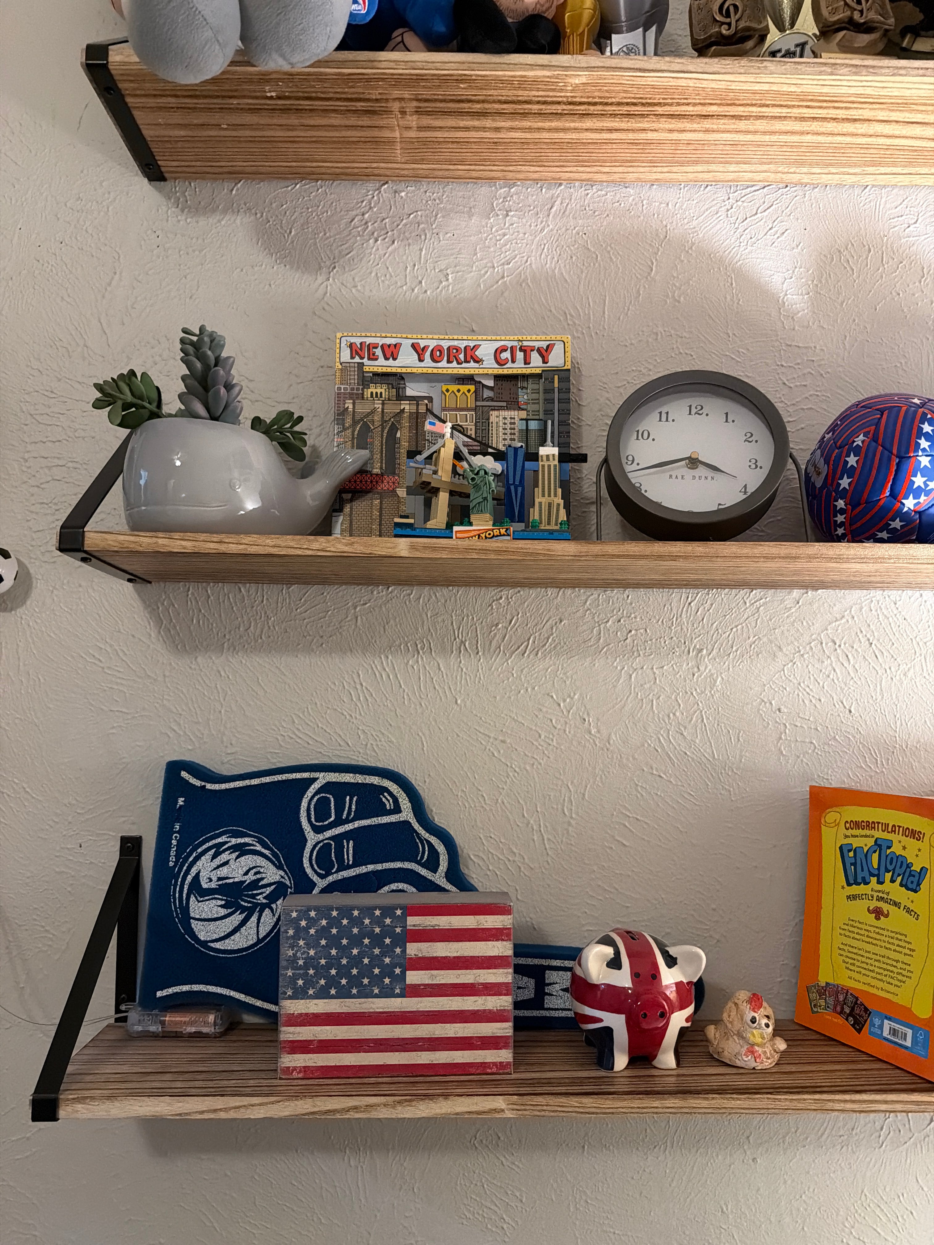 Small American Flag Wooden Decor