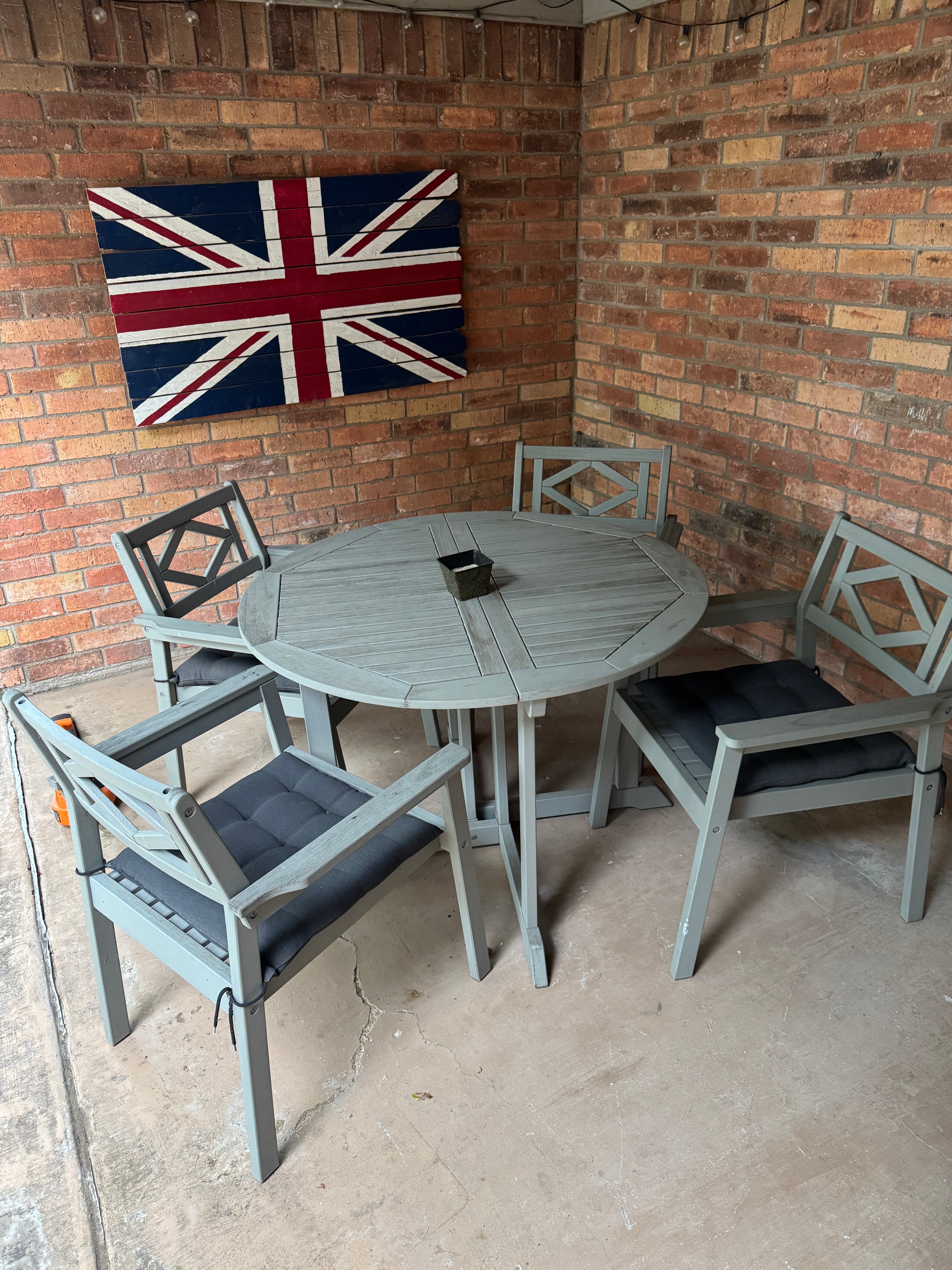 Gray, outdoor dining set (Ikea)